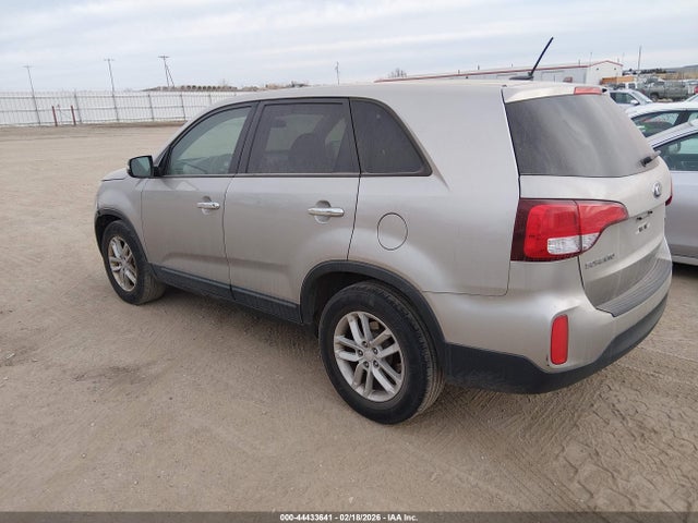 2015 KIA SORENTO 5XYKT3A63FG559825 Photo 2