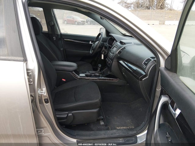 2015 KIA SORENTO 5XYKT3A63FG559825 Photo 4