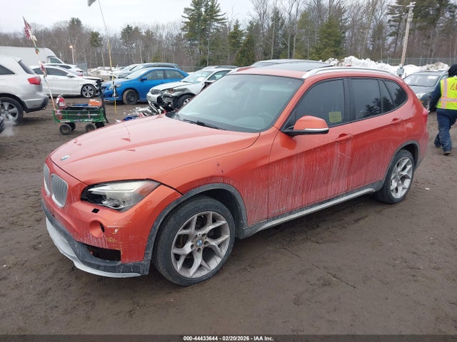2015 BMW X1 WBAVL1C52FVY39697 Photo 1