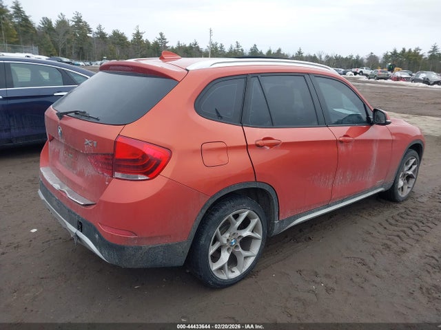 2015 BMW X1 WBAVL1C52FVY39697 Photo 3