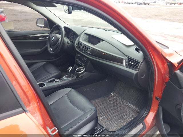 2015 BMW X1 WBAVL1C52FVY39697 Photo 4