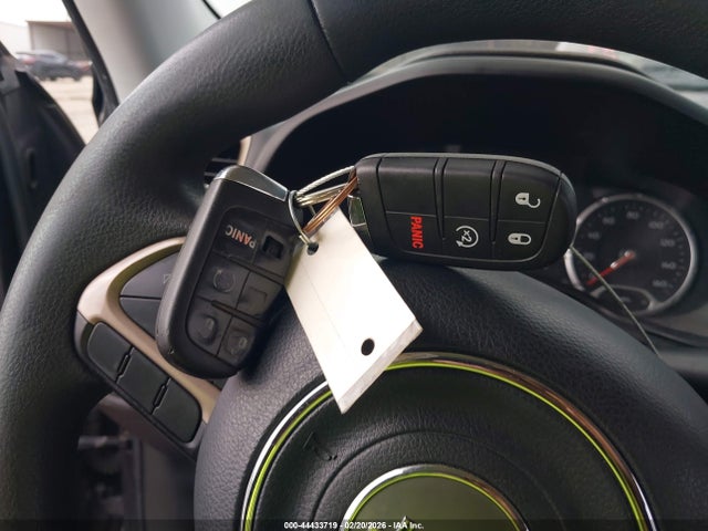 Продаж на аукціоні авто 2017 Jeep Renegade Sport Fwd, vin: ZACCJAAB4HPF03472, номер лоту: 44433719