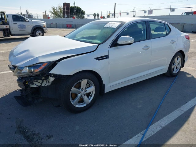 KIA Optima Lx 2015 KNAGM4A78F5652265 Image 2