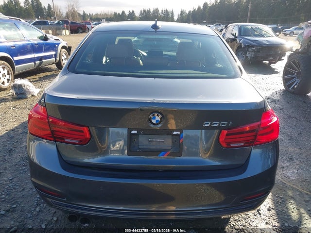 WBA8B9G58HNU09443 BMW 330I