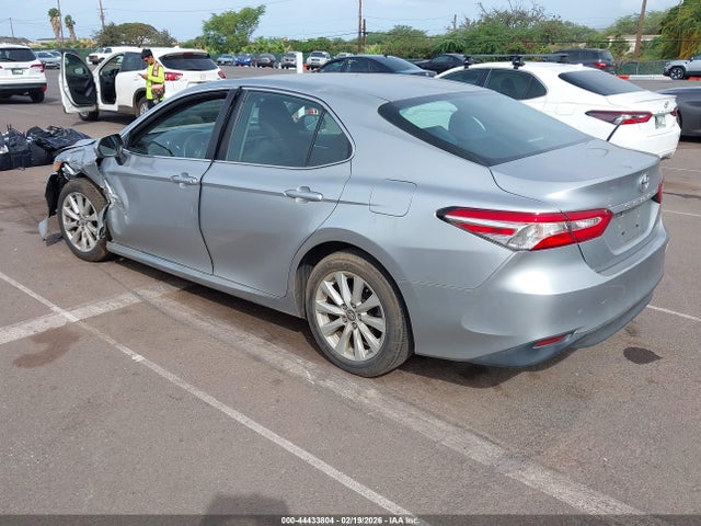 2020 Toyota Camry Le მანქანა იყიდება აუქციონზე, vin: 4T1C11AK7LU877271, აუქციონის ნომერი: 44433804