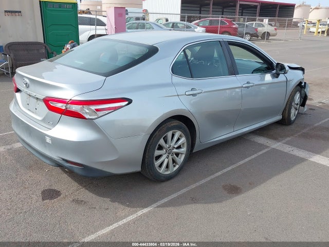 2020 Toyota Camry Le მანქანა იყიდება აუქციონზე, vin: 4T1C11AK7LU877271, აუქციონის ნომერი: 44433804