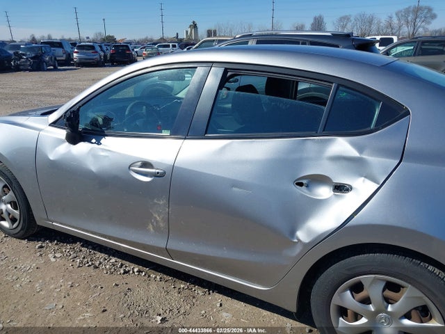 2014 Mazda Mazda3 I Sport მანქანა იყიდება აუქციონზე, vin: 3MZBM1U71EM105335, აუქციონის ნომერი: 44433866