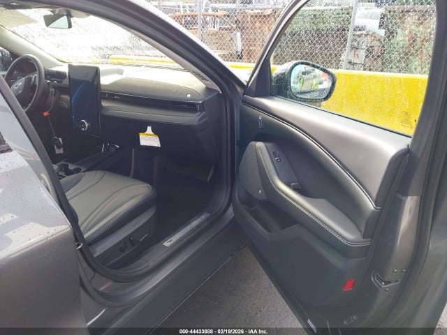 Ford Mustang Mach-e Premium 2023 3FMTK3R40PMB00505 Image 5