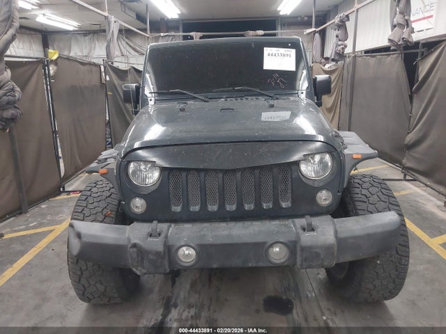 1C4BJWDG1JL815484 Jeep Wrangler Jk Unlimited Sport S 4x4