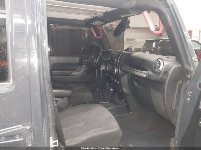 1C4BJWDG1JL815484 Jeep Wrangler Jk Unlimited Sport S 4x4