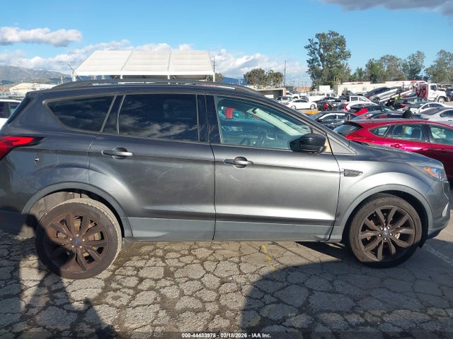 1FMCU0GD3KUA64874 Ford ESCAPE SE