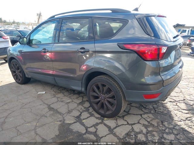 1FMCU0GD3KUA64874 Ford ESCAPE SE