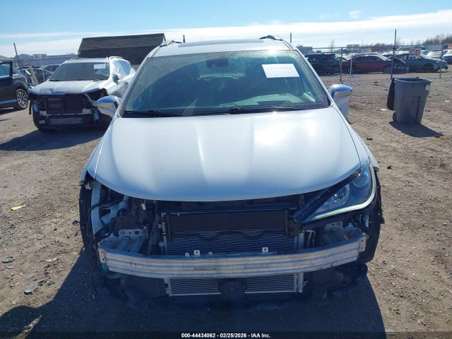 Продажа на аукционе авто 2017 Chrysler Pacifica Limited, vin: 2C4RC1GG4HR822017, номер лота: 44434062