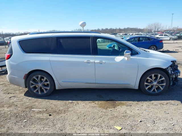 Продажа на аукционе авто 2017 Chrysler Pacifica Limited, vin: 2C4RC1GG4HR822017, номер лота: 44434062