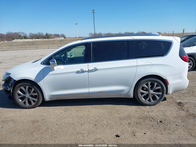 Продажа на аукционе авто 2017 Chrysler Pacifica Limited, vin: 2C4RC1GG4HR822017, номер лота: 44434062