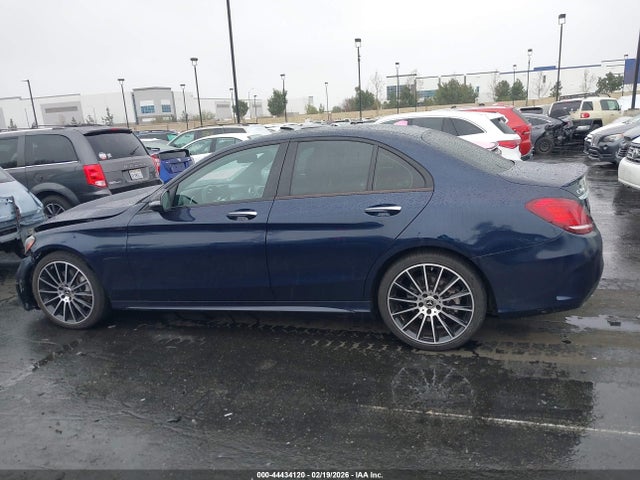 44434120 :رقم المزاد ، W1KWF8DB0MR628215 vin ، 2021 Mercedes-benz C 300 Sedan مزاد بيع
