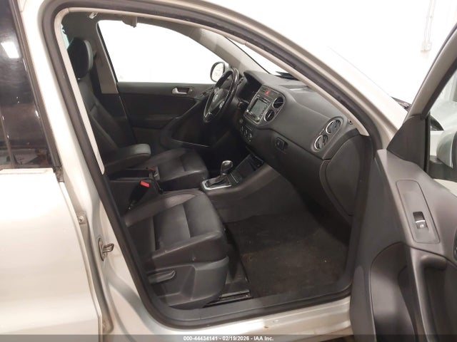 2011 Volkswagen Tiguan Se მანქანა იყიდება აუქციონზე, vin: WVGBV7AX7BW540679, აუქციონის ნომერი: 44434141