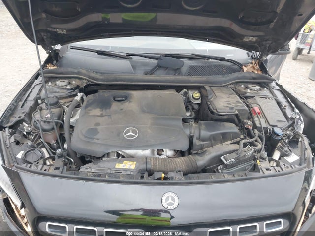 WDCTG4EBXJJ454482 Mercedes-Benz GLA 250