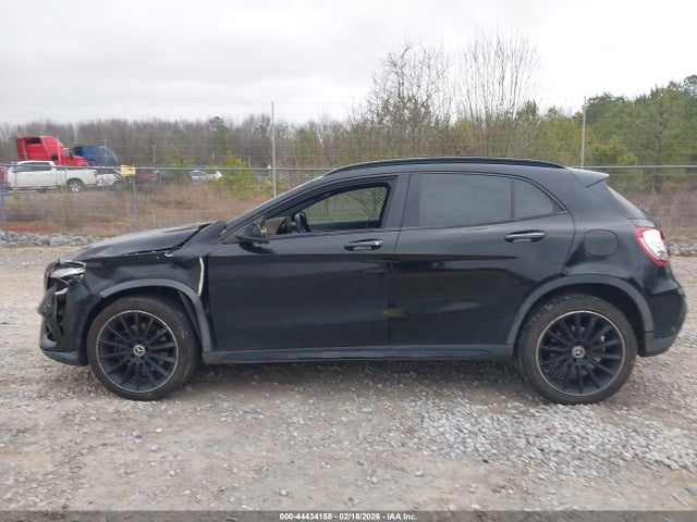 WDCTG4EBXJJ454482 Mercedes-Benz GLA 250