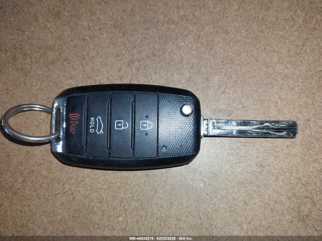5XXGM4A76FG364999 KIA Optima Lx