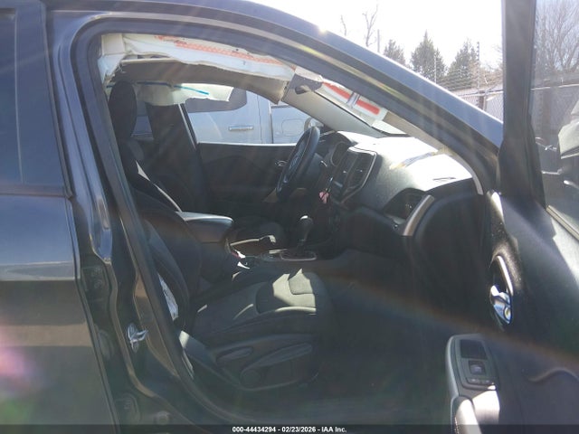 Продажа на аукционе авто 2018 Jeep Cherokee Latitude Tech Connect Fwd, vin: 1C4PJLCBXJD587828, номер лота: 44434294
