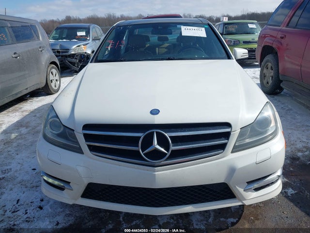 Продаж на аукціоні авто 2013 Mercedes-benz C 350 Sport, vin: WDDGF5HB0DR255531, номер лоту: 44434353