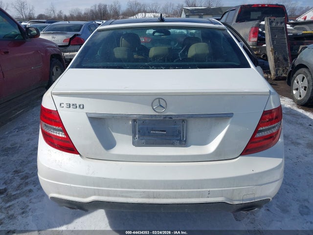 Продаж на аукціоні авто 2013 Mercedes-benz C 350 Sport, vin: WDDGF5HB0DR255531, номер лоту: 44434353