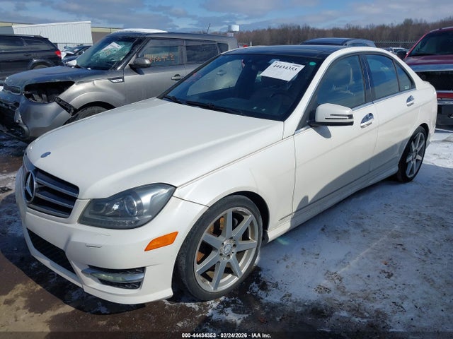 Продаж на аукціоні авто 2013 Mercedes-benz C 350 Sport, vin: WDDGF5HB0DR255531, номер лоту: 44434353
