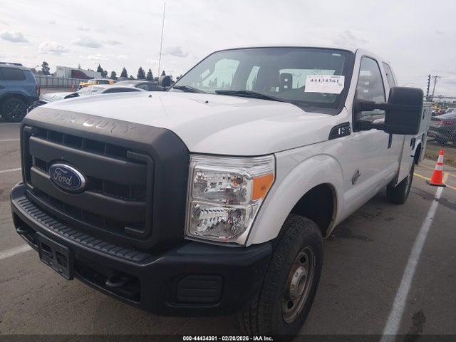 1FD8X3BT6GEC90566 Ford F-350 Xl