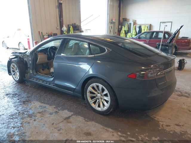 2019 TESLA MODEL S 5YJSA1E29KF305927 Photo 2