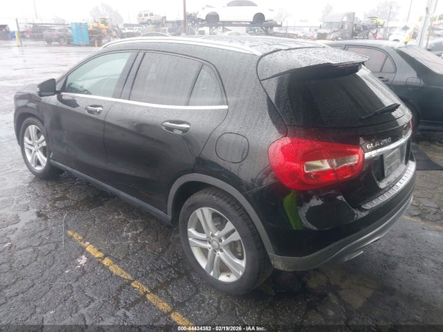 2017 MERCEDES-BENZ GLA 250 WDCTG4EB5HJ341839 Photo 2