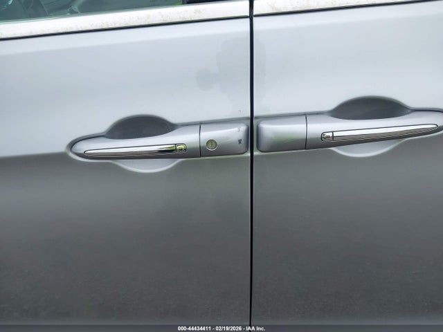 Chrysler Pacifica Hybrid Touring Plus 2018 2C4RC1H77JR332966 Image 16