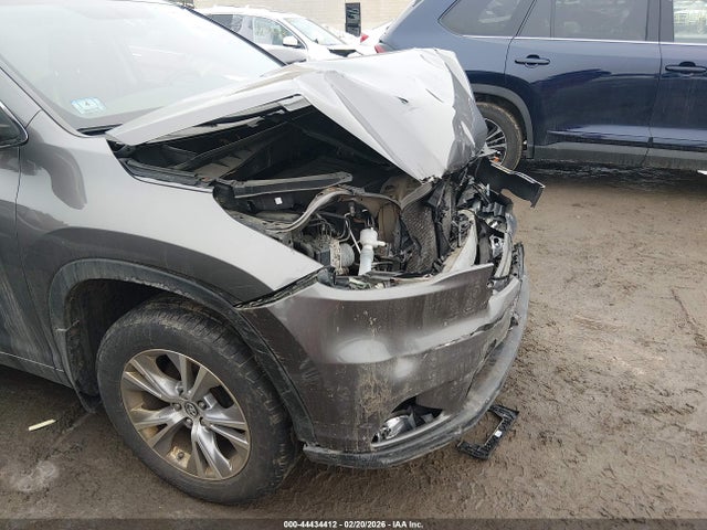 5TDBKRFH1GS338051 Toyota Highlander Le Plus V6