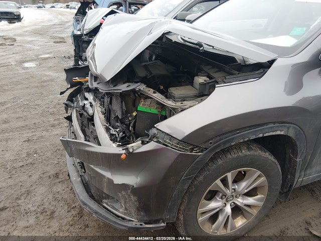 5TDBKRFH1GS338051 Toyota Highlander Le Plus V6