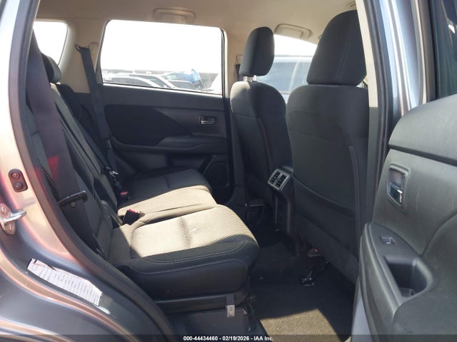 44434460 :رقم المزاد ، JA4AZ3A3XLZ026281 vin ، 2020 Mitsubishi Outlander Es 2.4 S-awc/le 2.4 S-awc/se 2.4 S-awc/sel 2.4 S-awc/sp 2.4 S-awc مزاد بيع