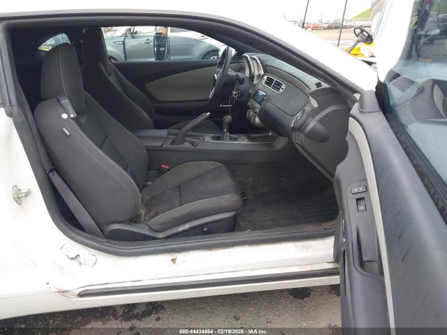 44434464 :رقم المزاد ، 2G1FE1E39D9238860 vin ، 2013 Chevrolet Camaro 1ls مزاد بيع