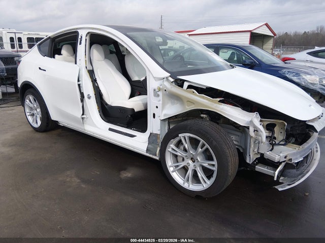 Продажа на аукционе авто 2023 Tesla Model Y, vin: 7SAYGDEE8PF790060, номер лота: 44434525