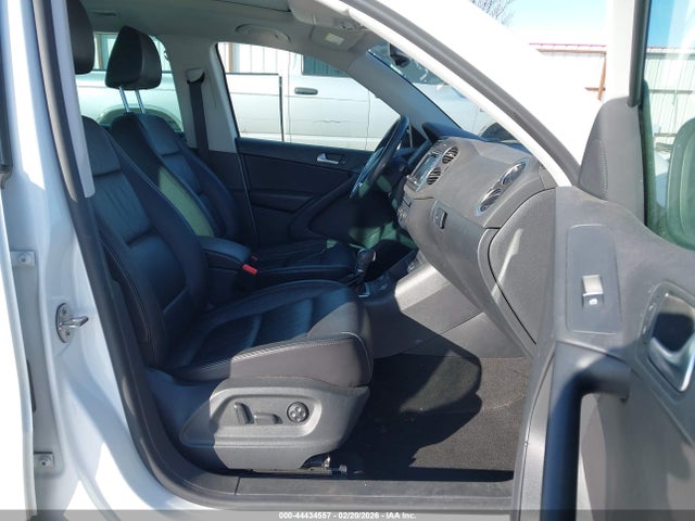 WVGUV7AX7HW504511 Volkswagen Tiguan 2.0t Sport