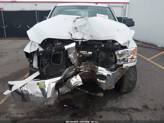 44434578 :رقم المزاد ، 3C6UR5CL0JG368953 vin ، 2018 Ram 2500 مزاد بيع