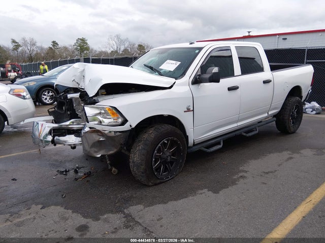 44434578 :رقم المزاد ، 3C6UR5CL0JG368953 vin ، 2018 Ram 2500 مزاد بيع