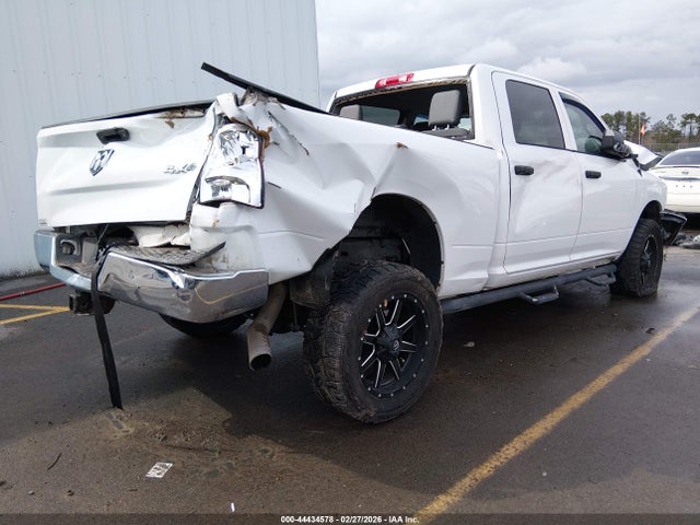 44434578 :رقم المزاد ، 3C6UR5CL0JG368953 vin ، 2018 Ram 2500 مزاد بيع
