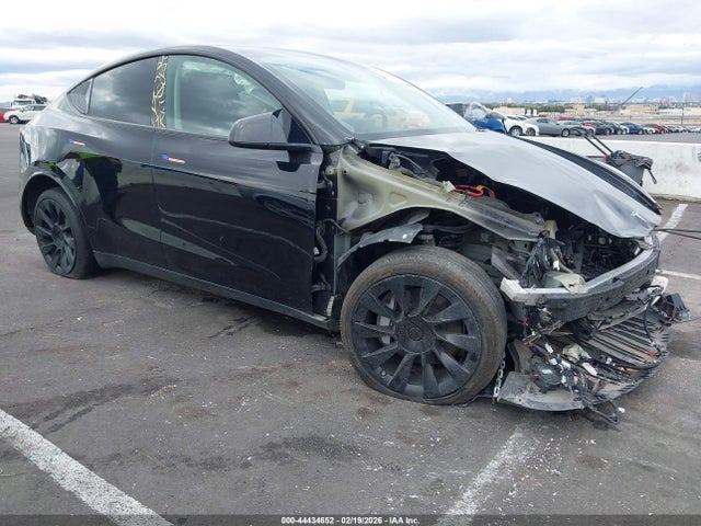 2021 TESLA MODEL Y 5YJYGDEE8MF301617