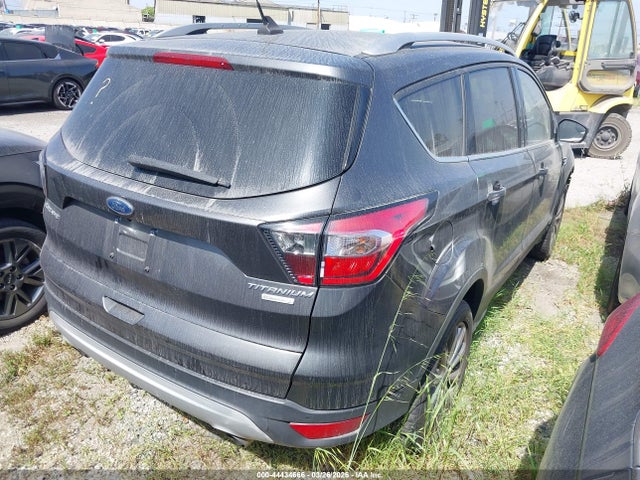 1FMCU0J98JUD59911 Ford Escape Titanium