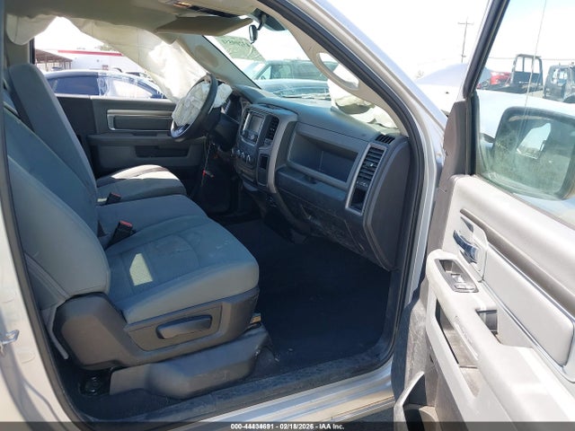3C6JR6DG3JG322432 RAM 1500 Tradesman 4x2 8&#039; Box