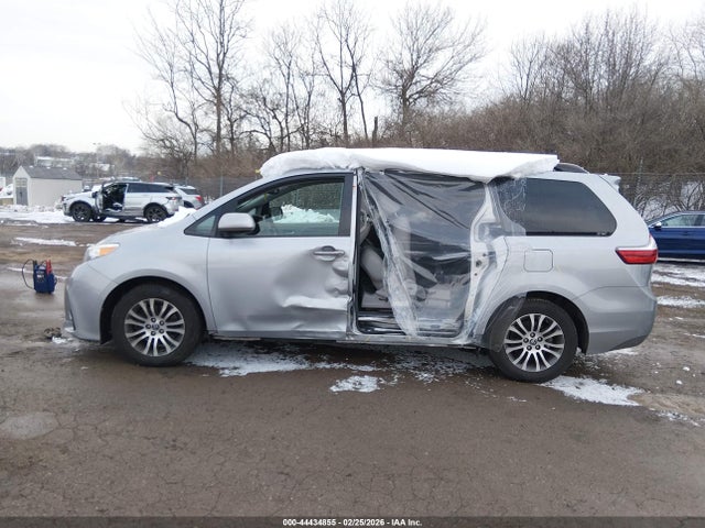 Toyota Sienna Xle 8 Passenger 2018 5TDYZ3DC4JS940590 Image 15