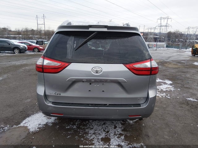 Toyota Sienna Xle 8 Passenger 2018 5TDYZ3DC4JS940590 Image 17