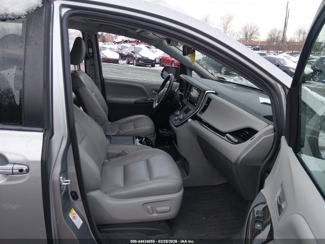 Toyota Sienna Xle 8 Passenger 2018 5TDYZ3DC4JS940590 Image 5