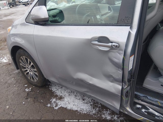 Toyota Sienna Xle 8 Passenger 2018 5TDYZ3DC4JS940590 Image 6