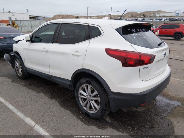2018 NISSAN ROGUE SPORT JN1BJ1CP7JW184939 Photo 2