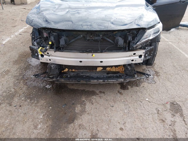 4T1B11HK0JU626185 Toyota CAMRY SE